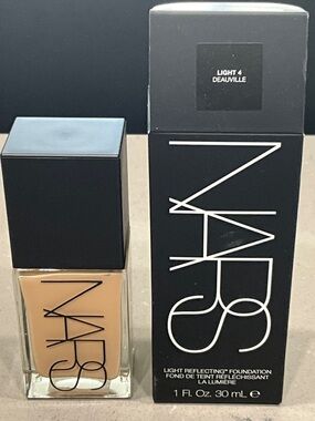 NARS Light Reflecting Foundation - Light 4 Deauville, New/Unopened